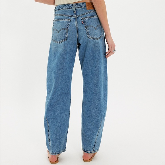 Levi’s Baggy Dad Barrel Jean - Picture 4 of 4